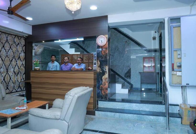 Отель Mr.white Prime Residency