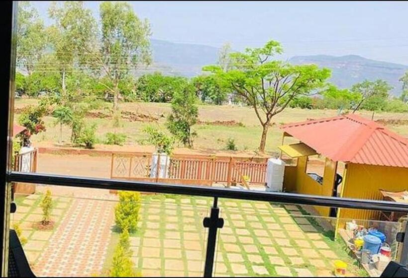 فندق Prajakta Holiday Inn