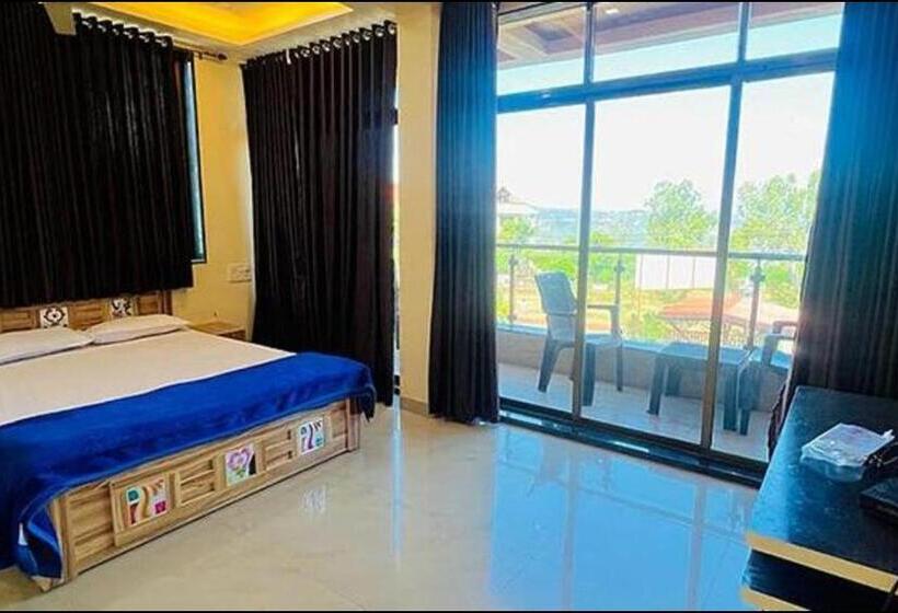 فندق Prajakta Holiday Inn