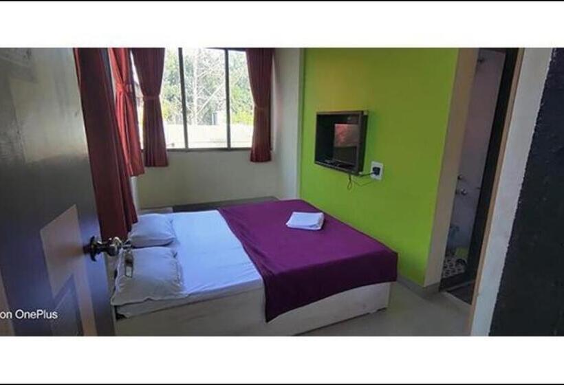 فندق Prajakta Holiday Inn