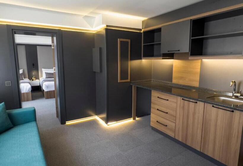 فندق Sera Lake Center