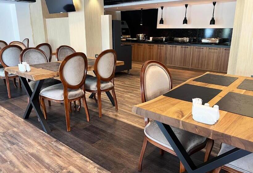 فندق Sera Lake Center