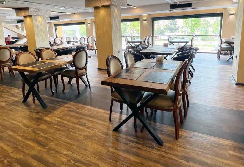 فندق Sera Lake Center