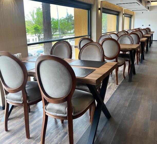 فندق Sera Lake Center