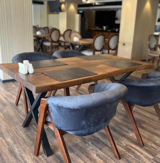 فندق Sera Lake Center