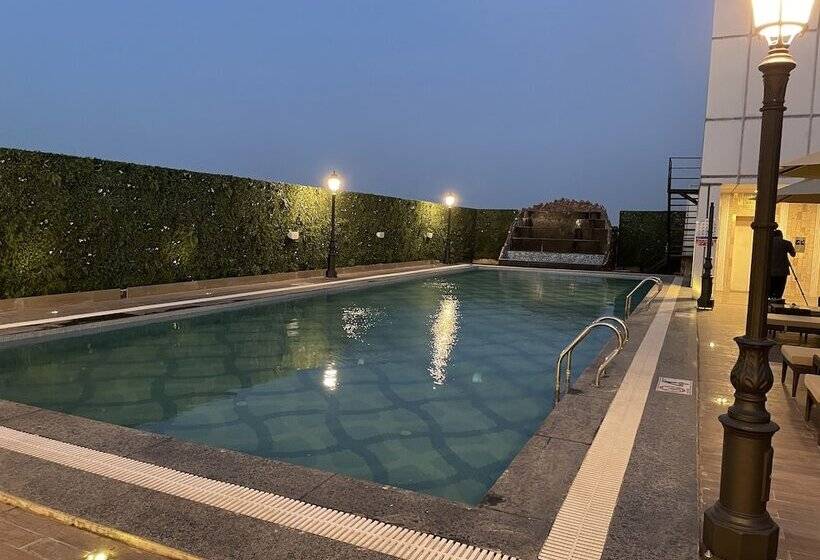 ホテル Sk Premium Park At World Square Mall