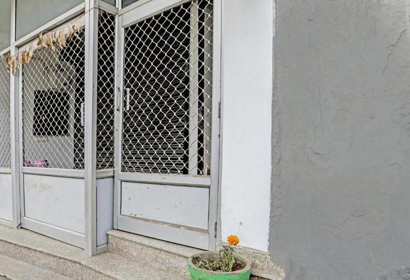 酒店 Taj Guest House