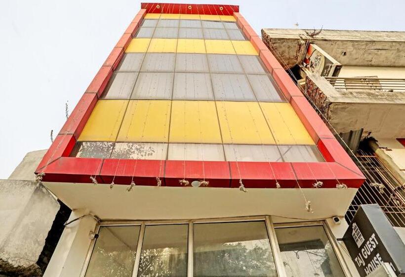 酒店 Taj Guest House