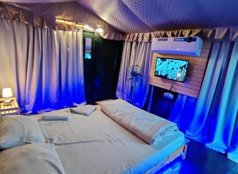 בית מלון כפרי The Camp Square Pawna