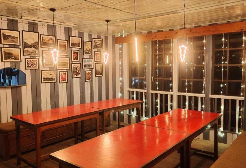 ホテル Yankee Village Retreat, Rishop