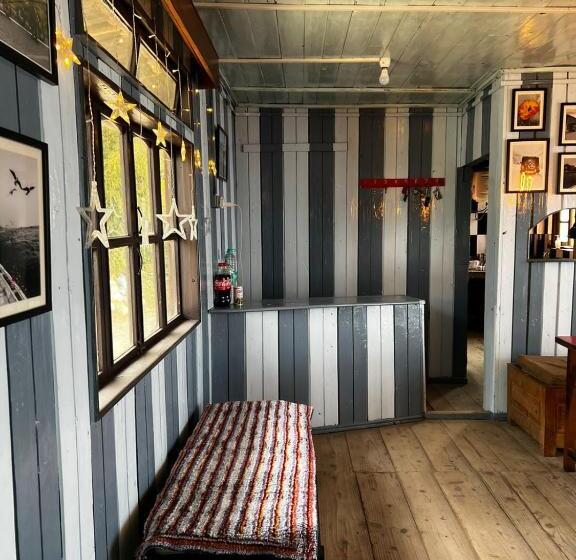 ホテル Yankee Village Retreat, Rishop