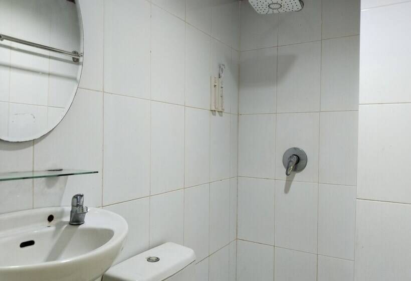 Metro Hotel Bekasi Powered By Cocotel