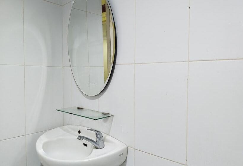 Metro Hotel Bekasi Powered By Cocotel