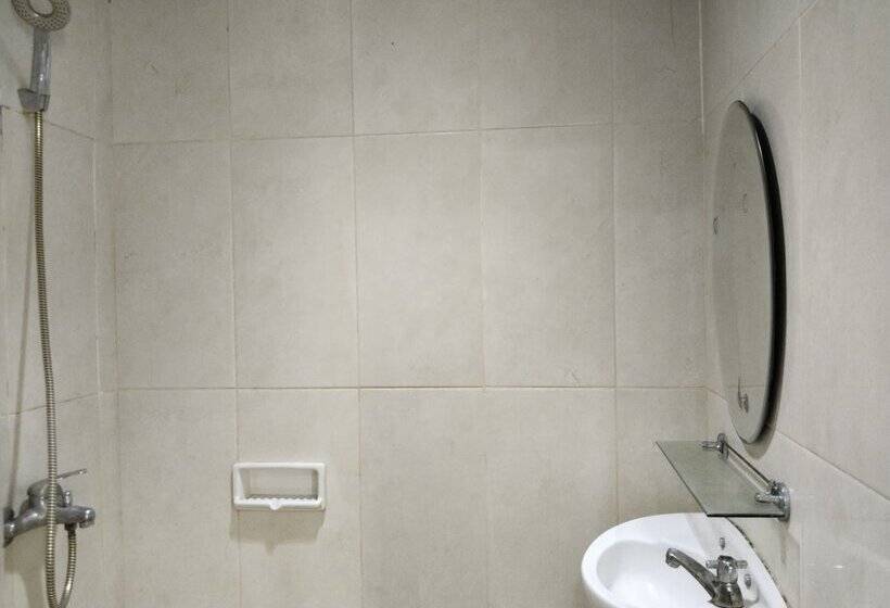 Metro Hotel Bekasi Powered By Cocotel