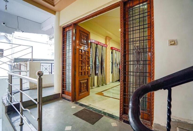 Fabhotel The Imperial Green