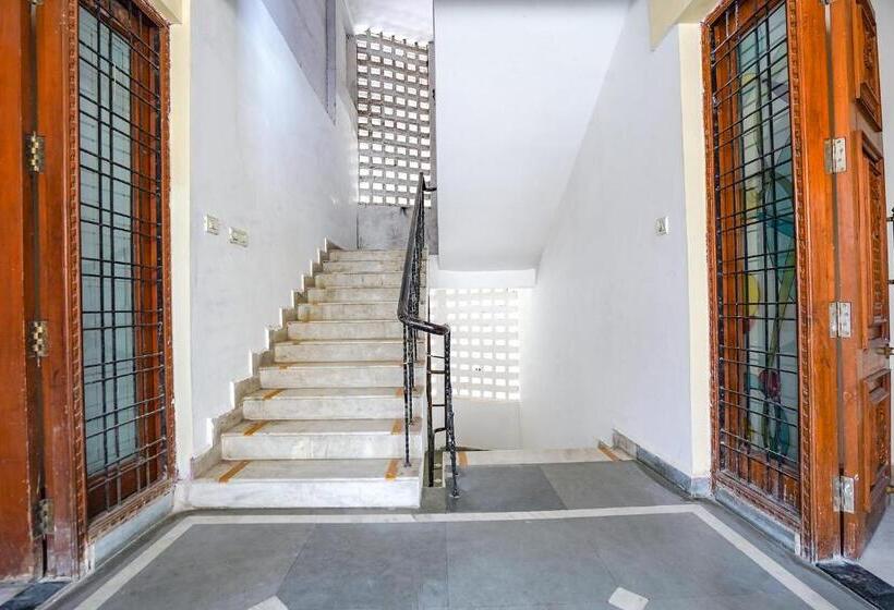 Fabhotel The Imperial Green