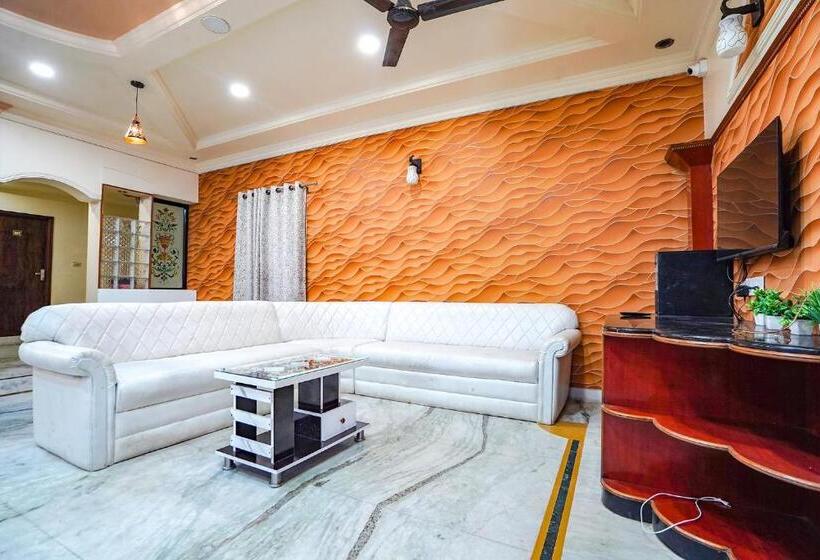 Fabhotel The Imperial Green