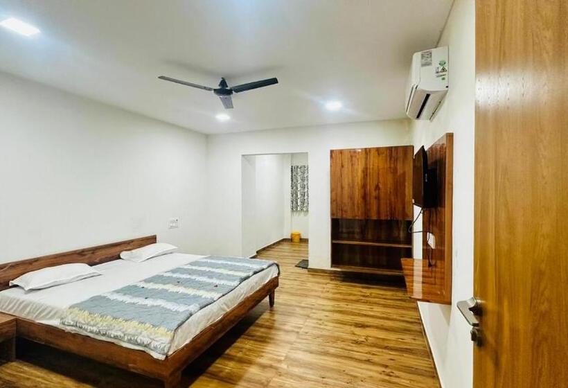 Patel Hotel & Guest House