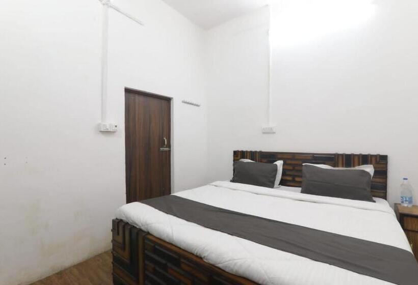 펜션 Chitraa Guest House