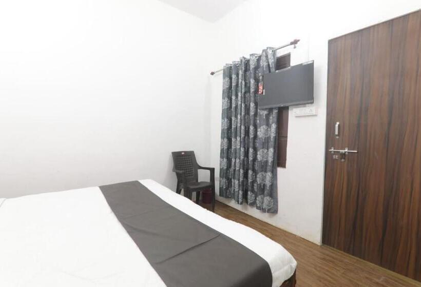 펜션 Chitraa Guest House