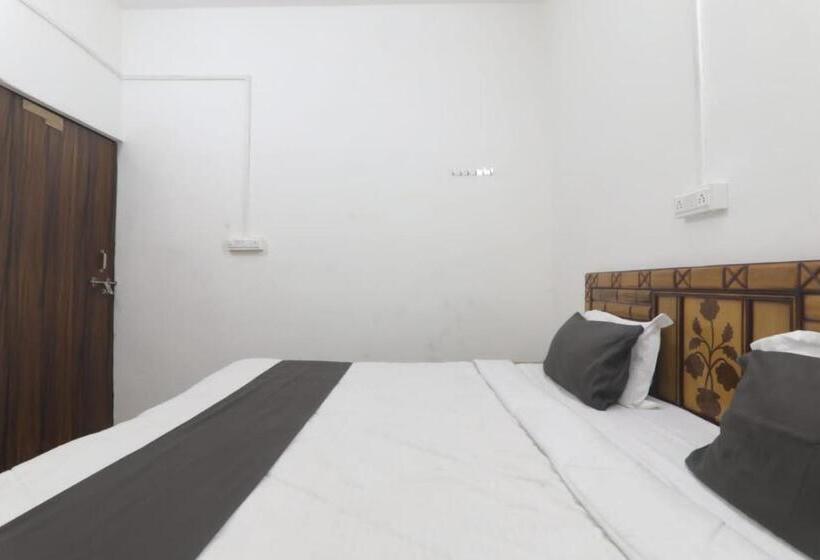 펜션 Chitraa Guest House