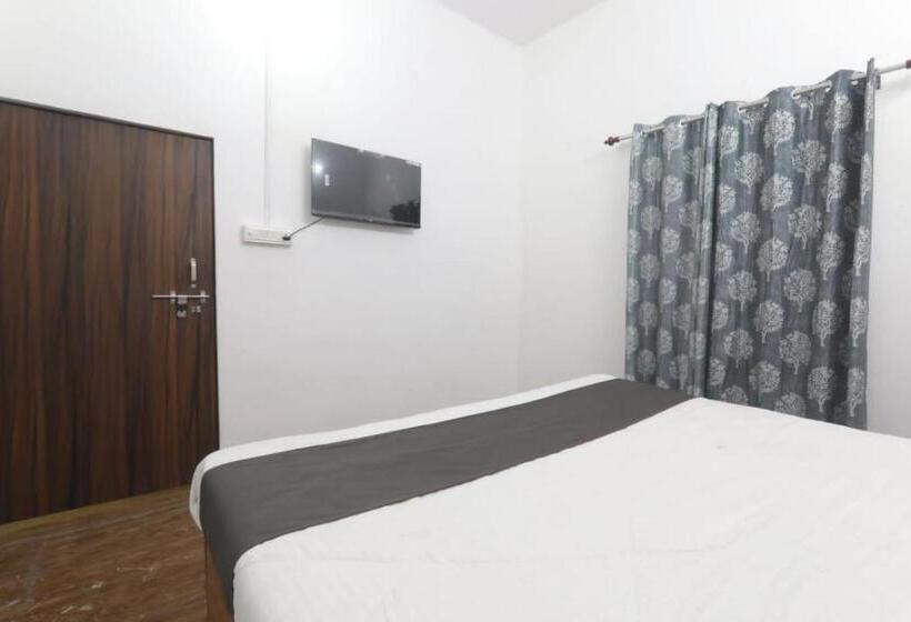 펜션 Chitraa Guest House