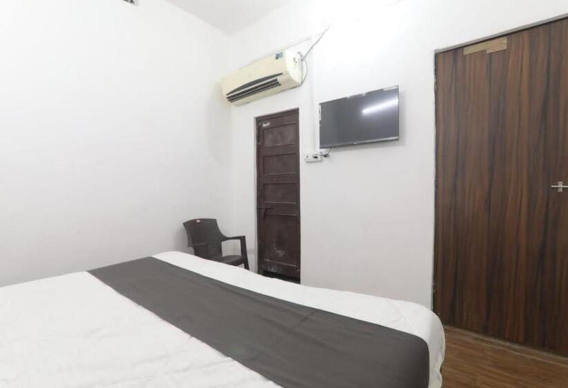 펜션 Chitraa Guest House