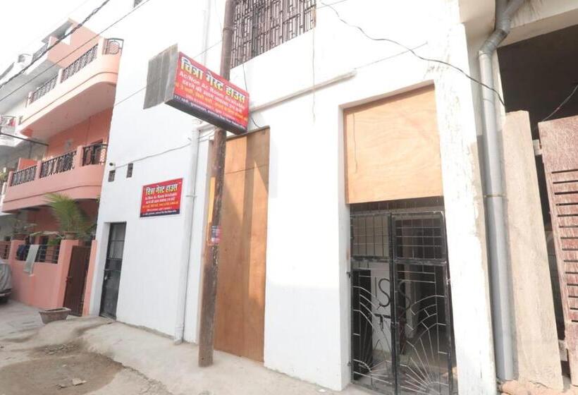 펜션 Chitraa Guest House