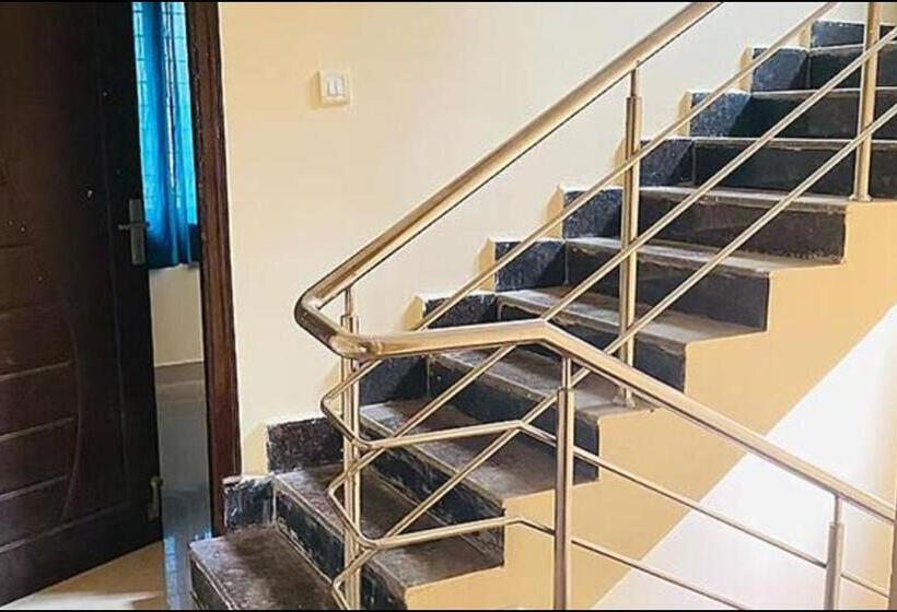 پانسیون Fabexpress D Crescent