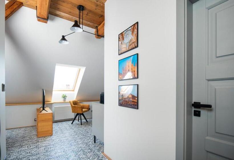 پانسیون Dům U Města Milána   Sedm Dveří, Sedm Světů