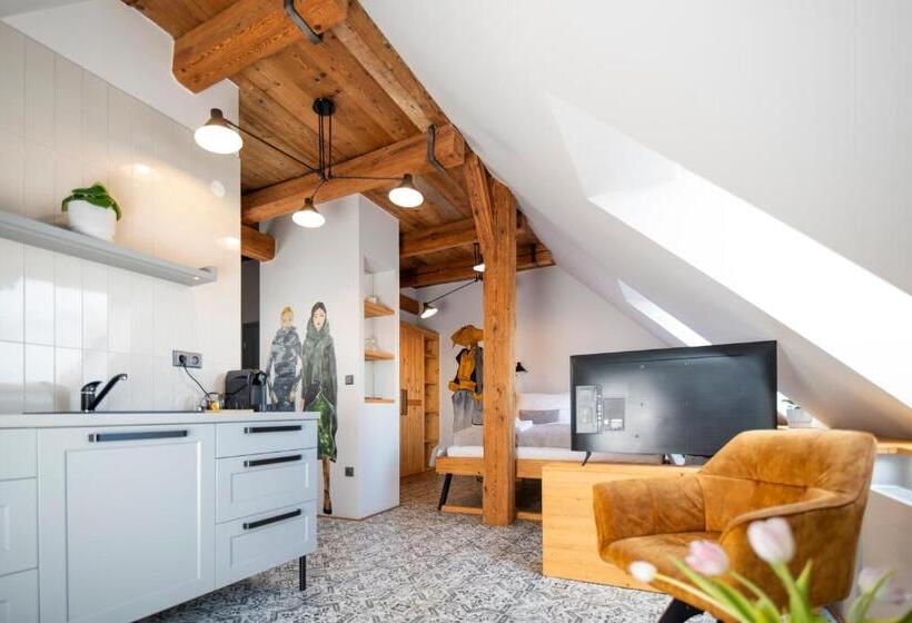 ペンション Dům U Města Milána   Sedm Dveří, Sedm Světů