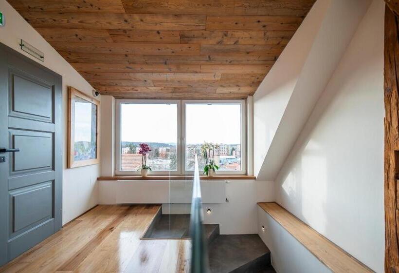 ペンション Dům U Města Milána   Sedm Dveří, Sedm Světů