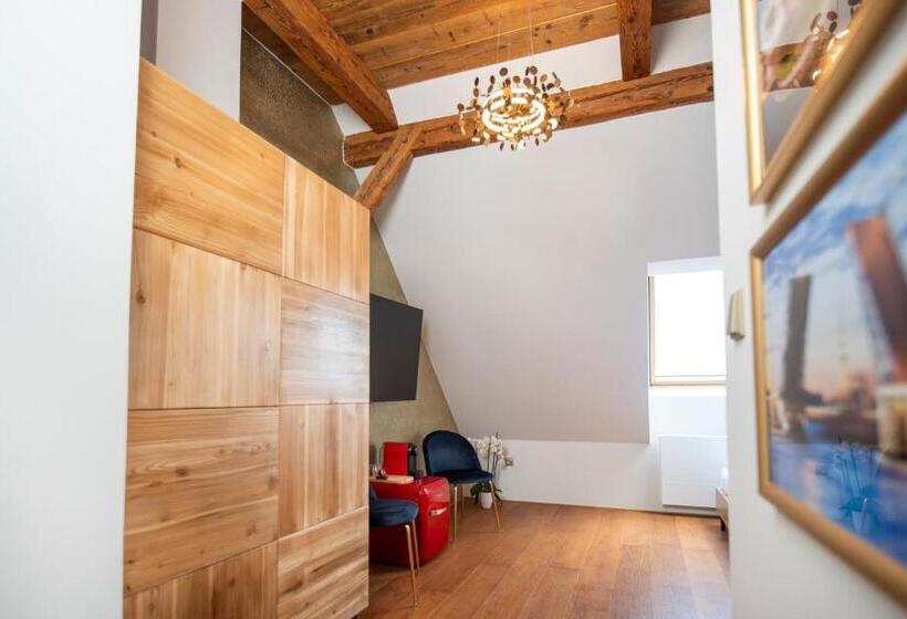 ペンション Dům U Města Milána   Sedm Dveří, Sedm Světů