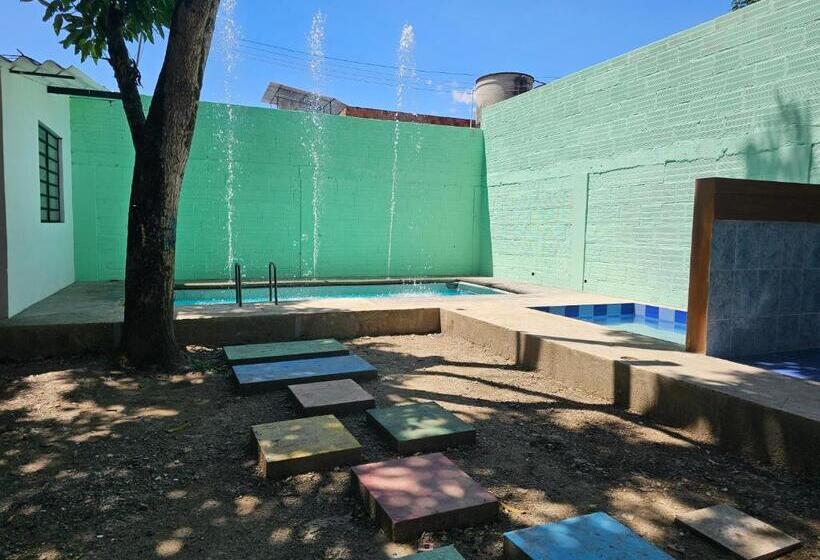 펜션 El Cacique Villeta