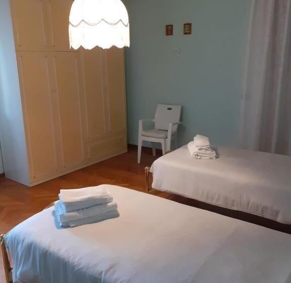 بنسيون Gold House