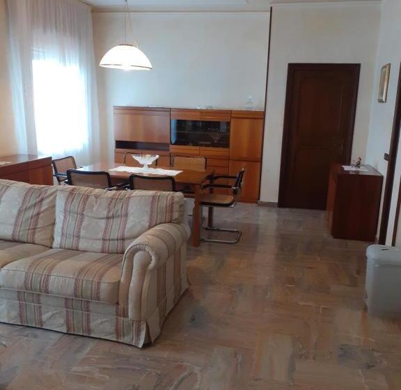 بنسيون Gold House