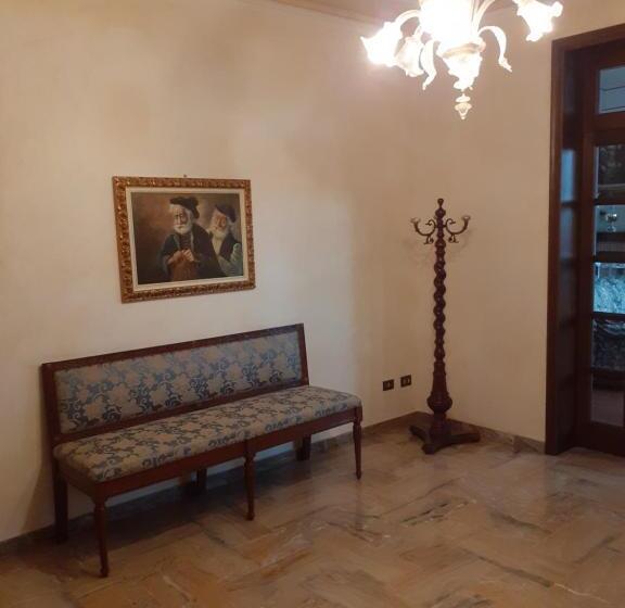 بنسيون Gold House