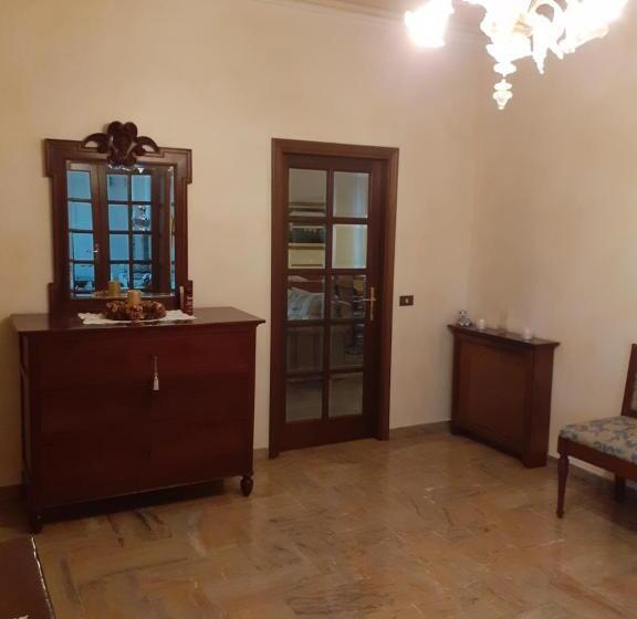 بنسيون Gold House