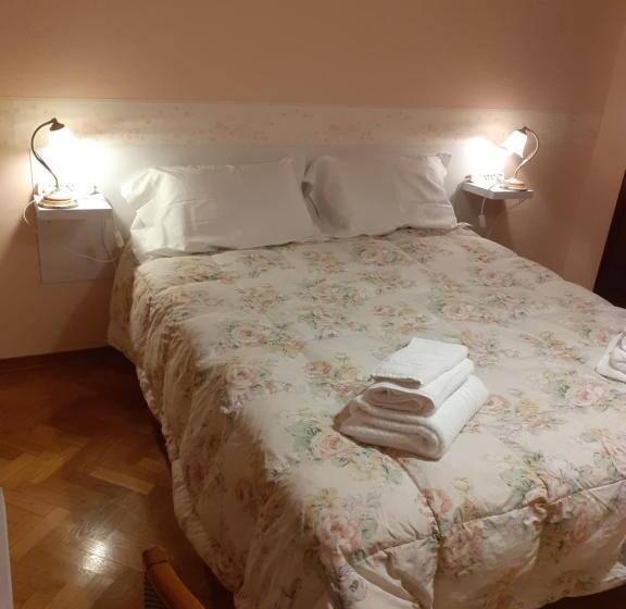 بنسيون Gold House