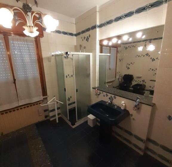 بنسيون Gold House