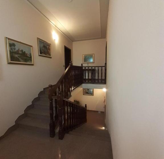 بنسيون Gold House