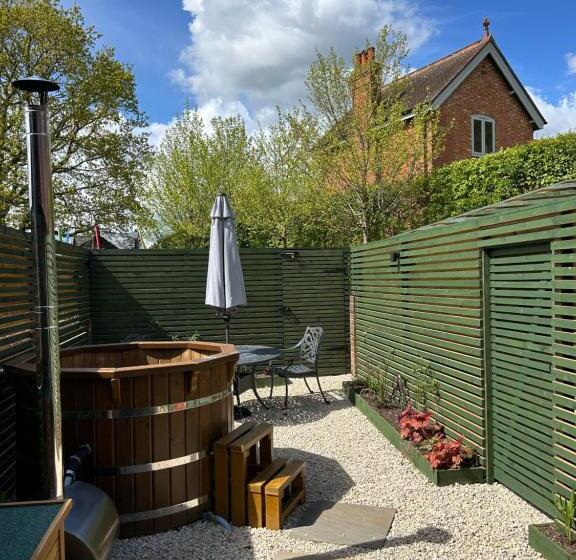 פנסיון Jossie S Snug