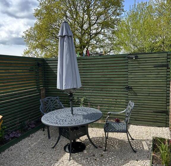 Пансион Jossie S Snug