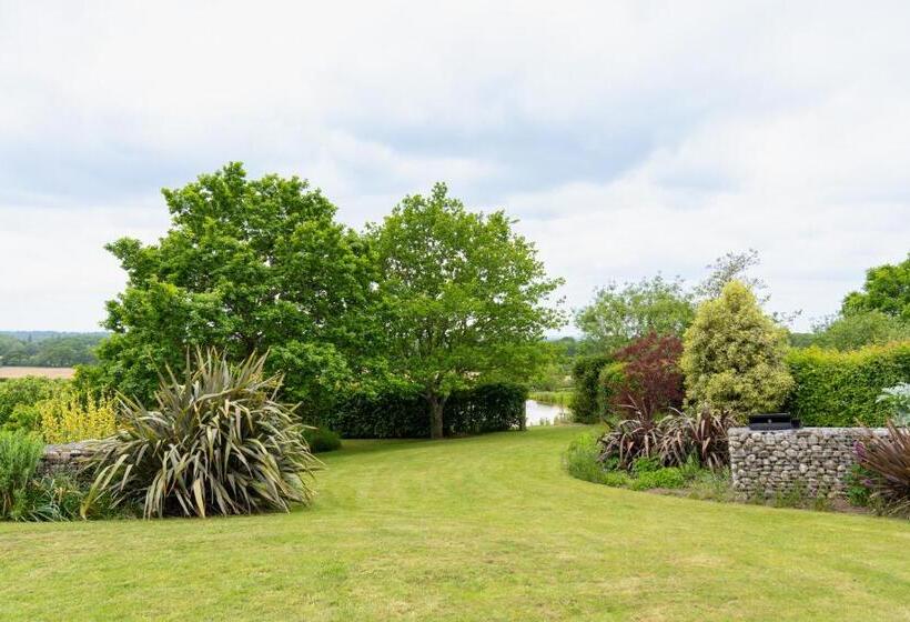 Пансион Jossie S Snug