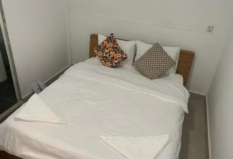 פנסיון Julieka’s Guesthouse