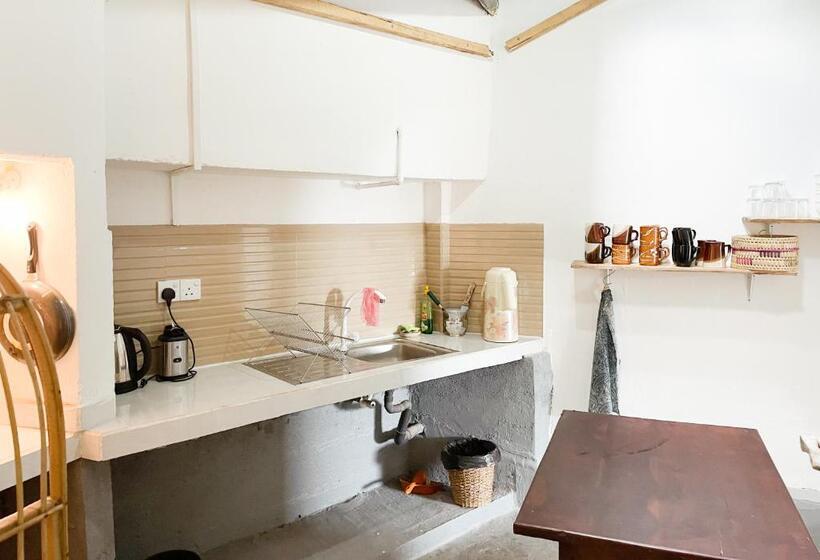 ペンション Just Another Guesthouse