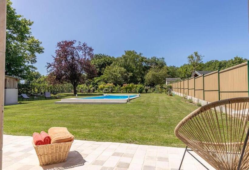 بنسيون L As De Seur