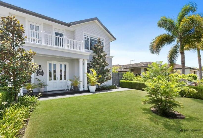 Пансион New Haven   Garden View Balcony