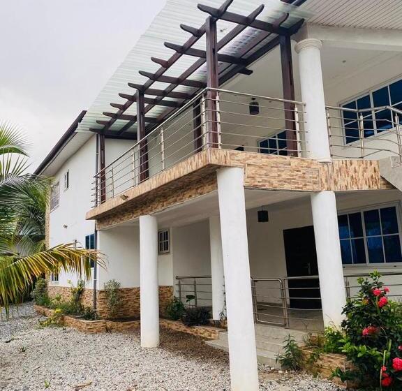 پانسیون Private Room In Ashongman   Accra #t001