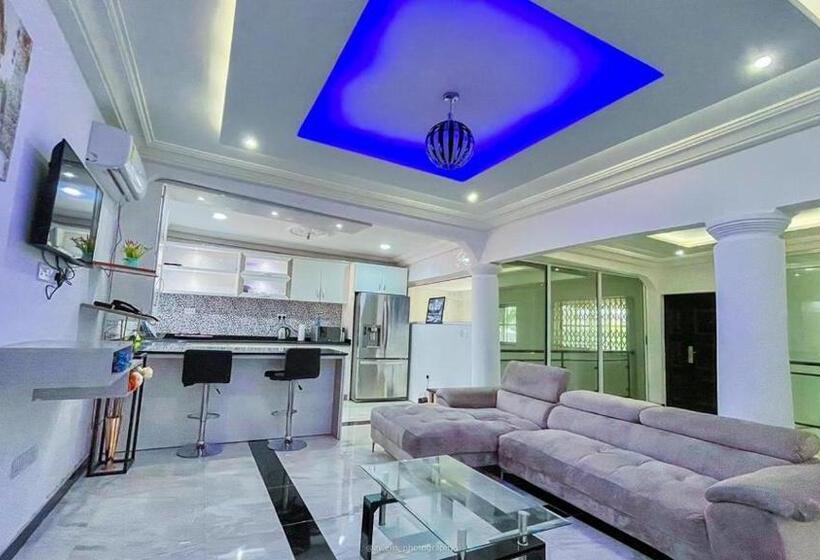 پانسیون Private Room In Ashongman   Accra #t001